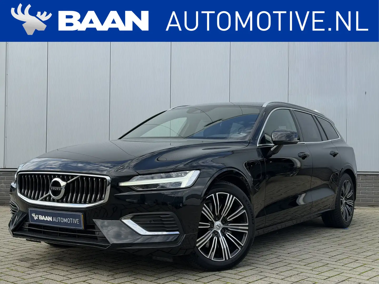 Volvo V60 2.0 T6 Twin Engine AWD Inscription | Pano | Harman Zwart - 1