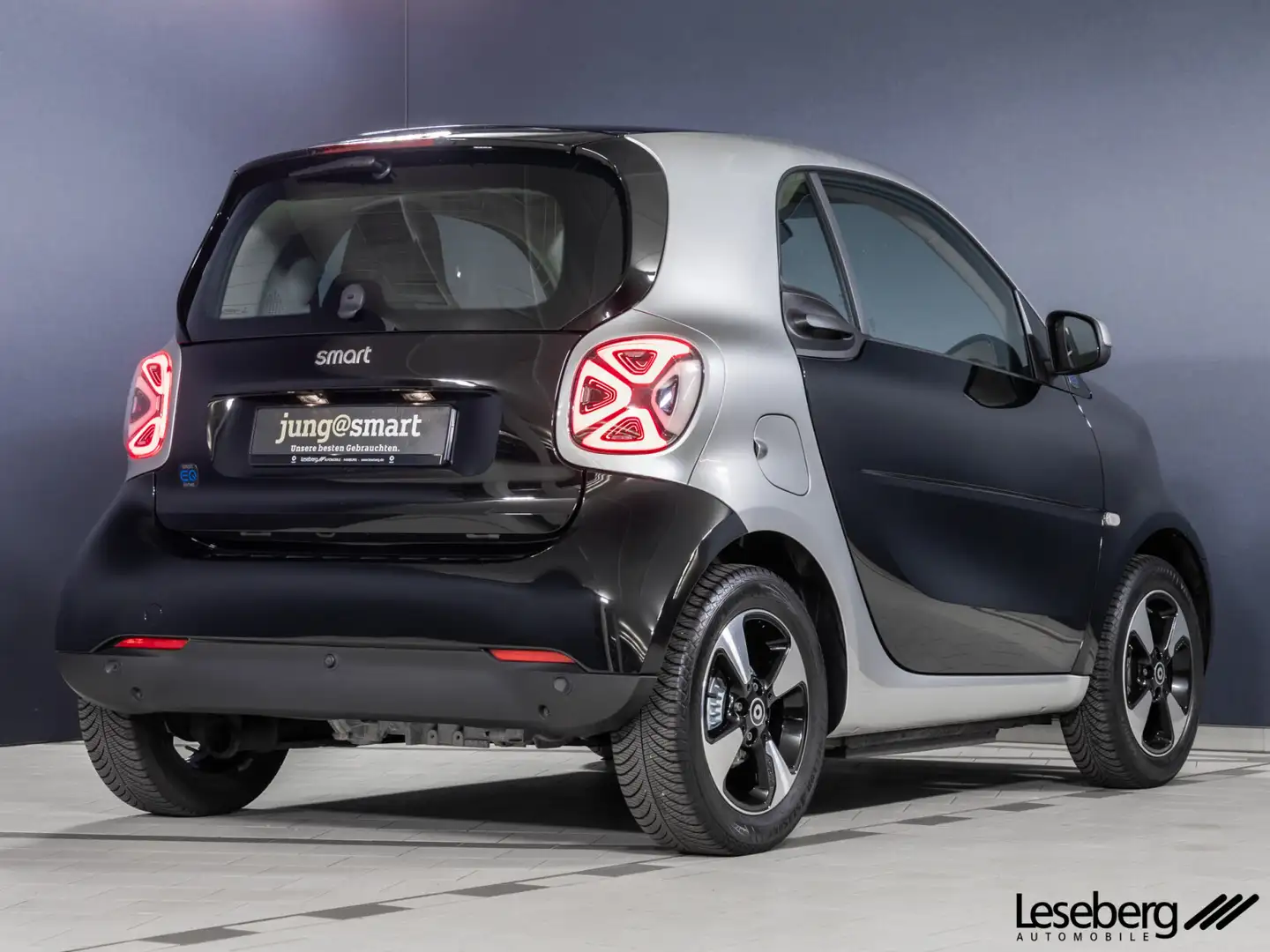 smart forTwo ForTwo Coupé EQ Passion LED/22kW/Pano/Kamera/DAB Schwarz - 2
