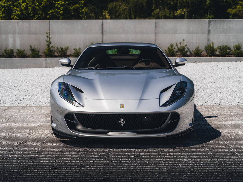 Ferrari 812 Superfast / Argento Nurburgring / Carbon / Carte Grise FR — photo 2