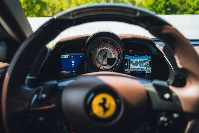 Ferrari 812 Superfast / Argento Nurburgring / Carbon / Carte Grise FR — photo 12
