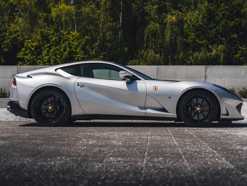 Ferrari 812 Superfast / Argento Nurburgring / Carbon / Carte Grise FR — photo 4