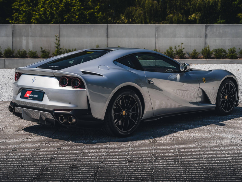 Ferrari 812 Superfast / Argento Nurburgring / Carbon / Carte Grise FR — photo 5