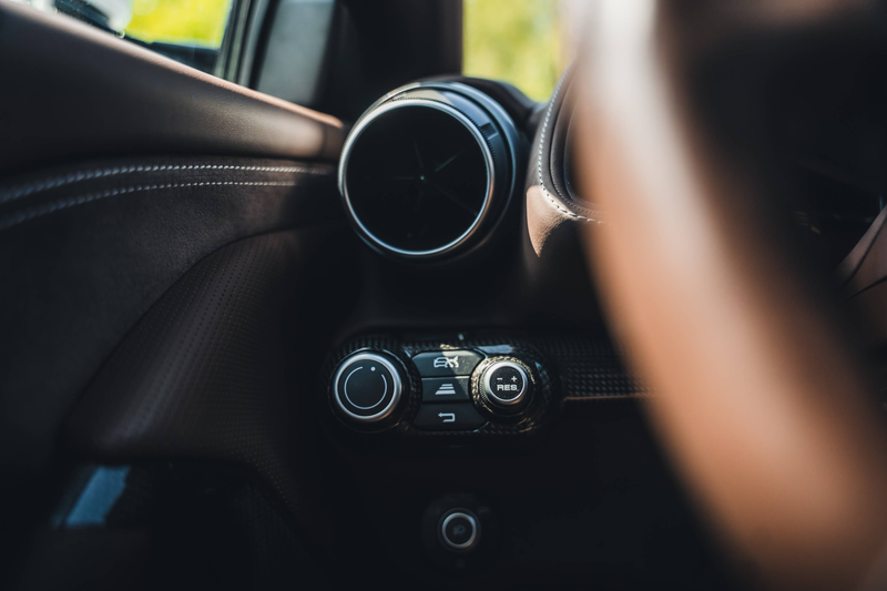 Ferrari 812 Superfast / Argento Nurburgring / Carbon / Carte Grise FR — photo 14