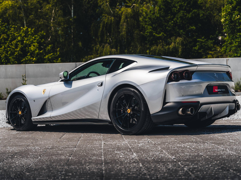 Ferrari 812 Superfast / Argento Nurburgring / Carbon / Carte Grise FR — photo 8