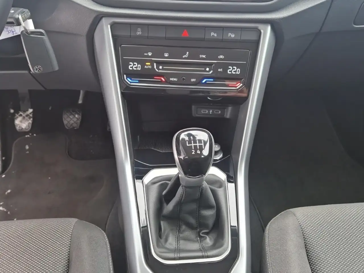Volkswagen T-Roc 1.5 TSI Life *AHK*LED*APP-CONN.*KLIM* 15