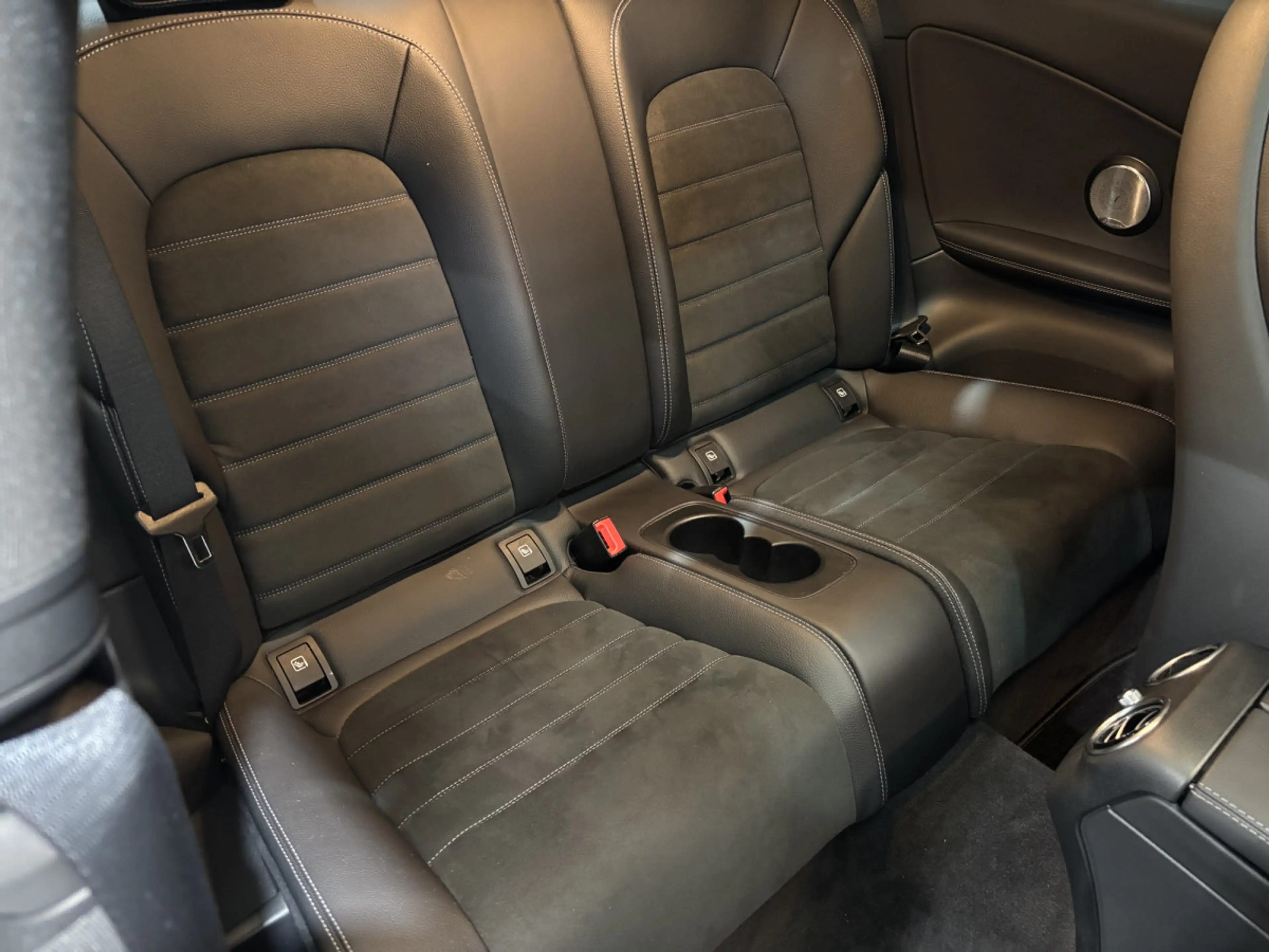 Mercedes-Benz C 220 Coupé AMG LINE 4MATIC — photo 13
