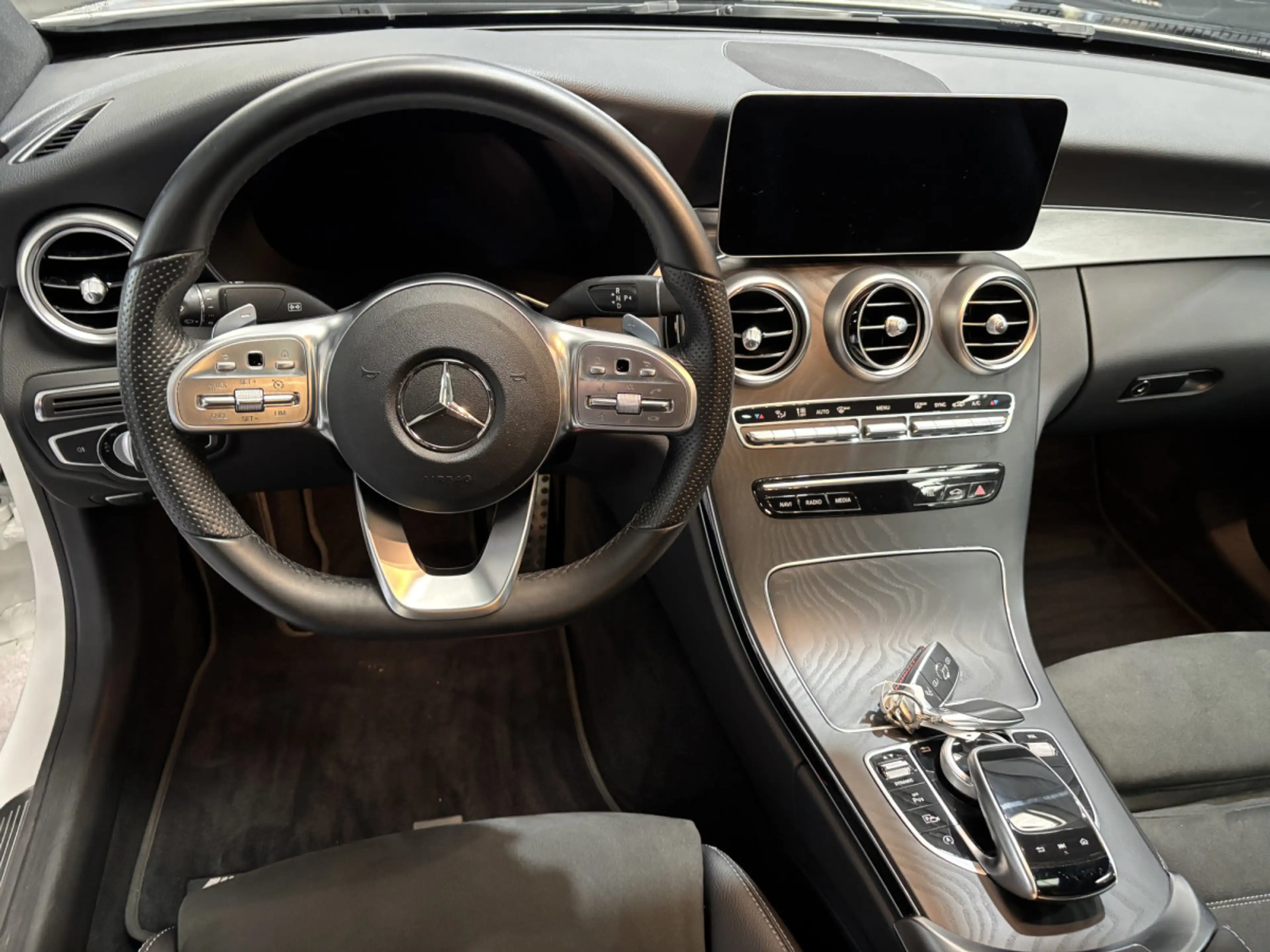 Mercedes-Benz C 220 Coupé AMG LINE 4MATIC — photo 11