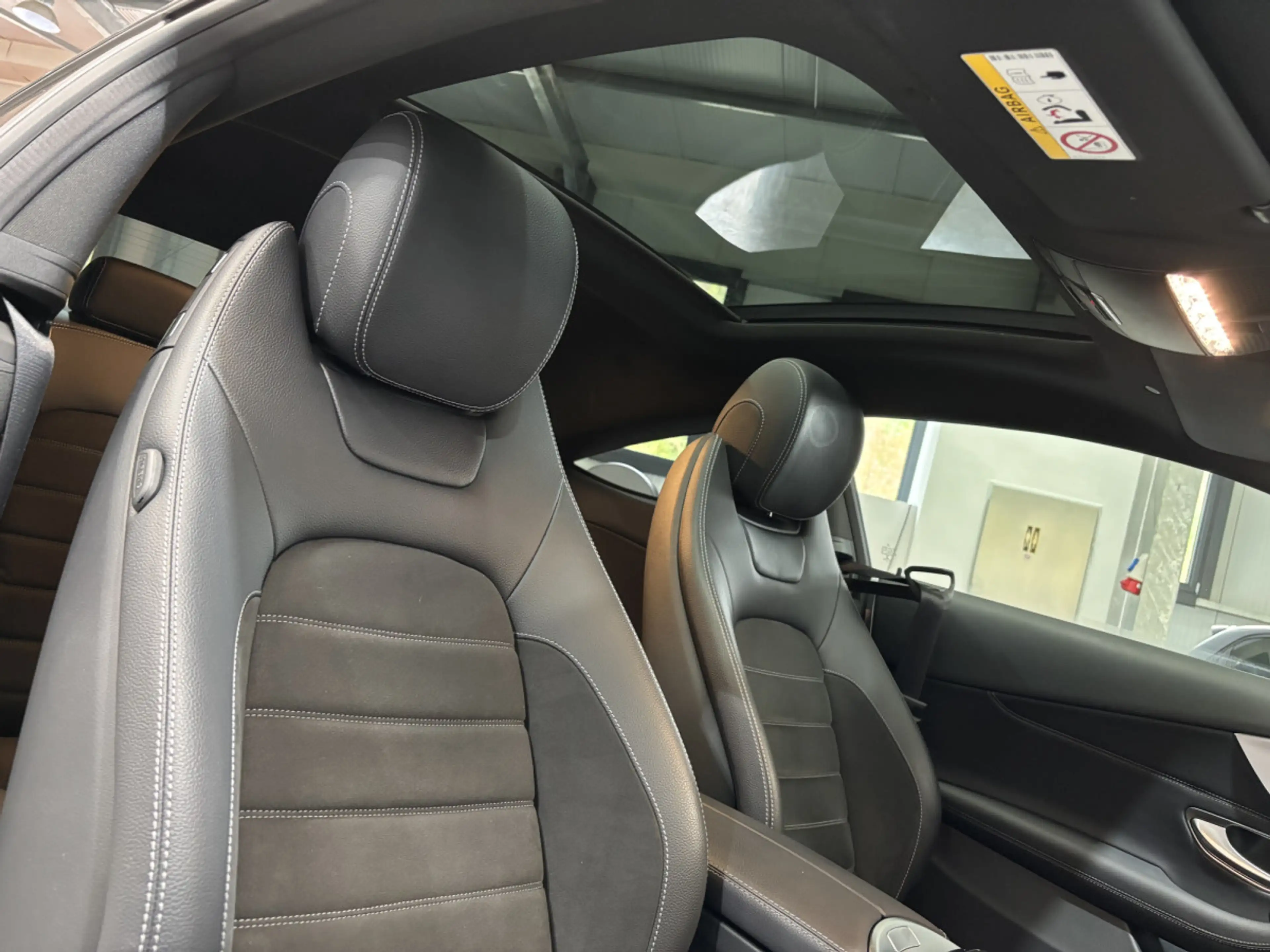 Mercedes-Benz C 220 Coupé AMG LINE 4MATIC — photo 12