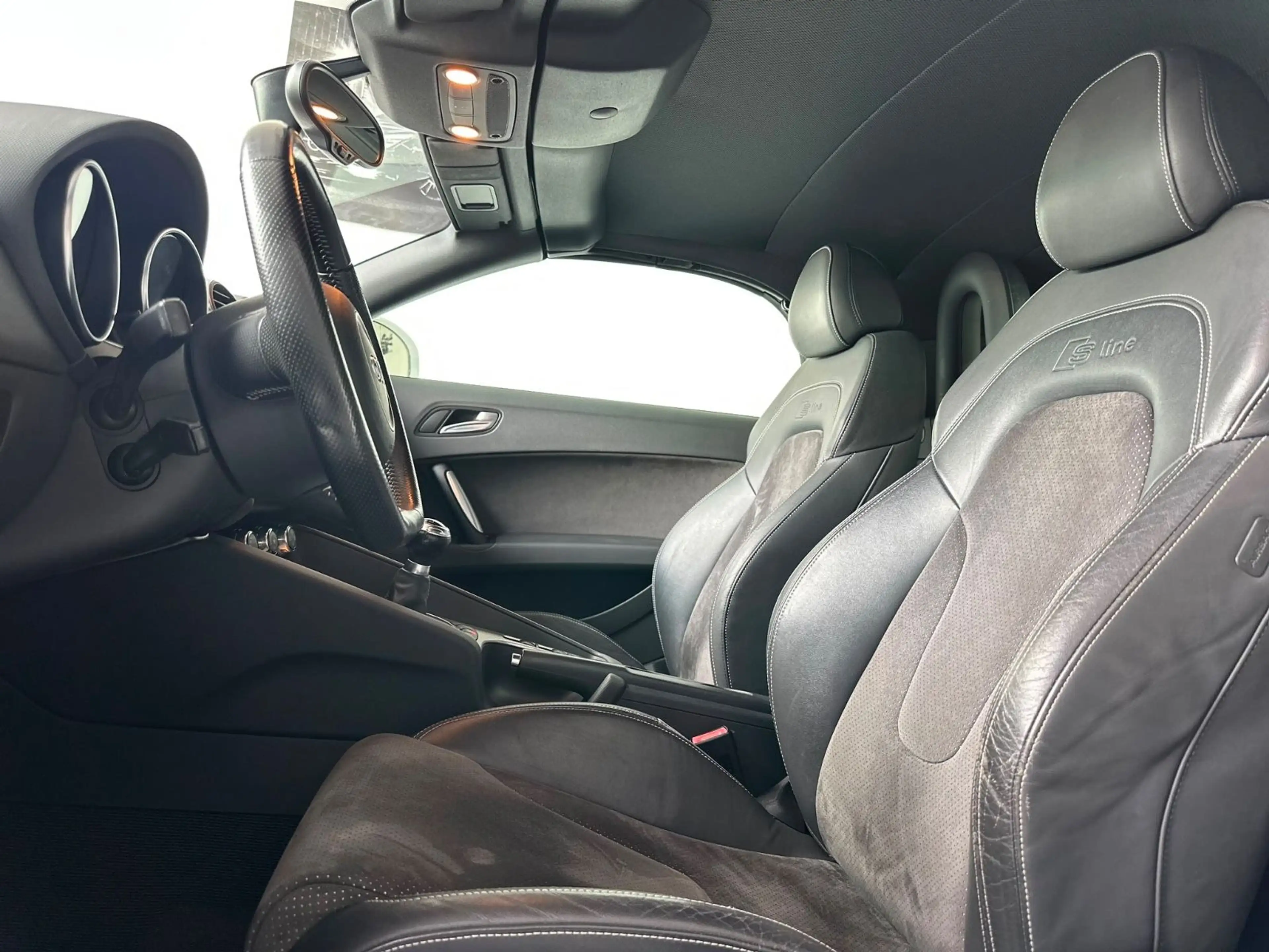 Audi TT 2.0 TDI Cabrio Roadster quattro S-Line 1.Hand — photo 4