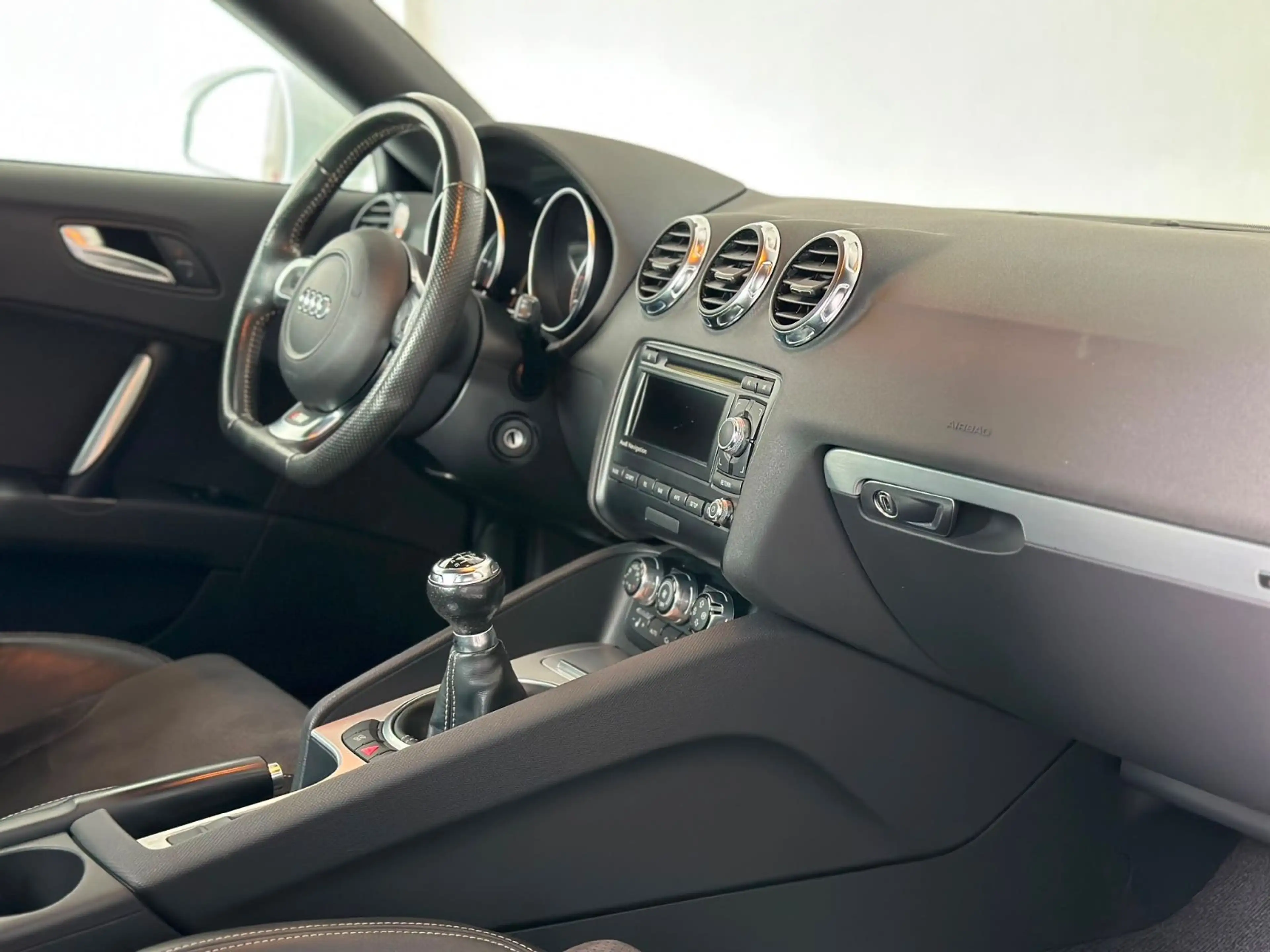 Audi TT 2.0 TDI Cabrio Roadster quattro S-Line 1.Hand — photo 7