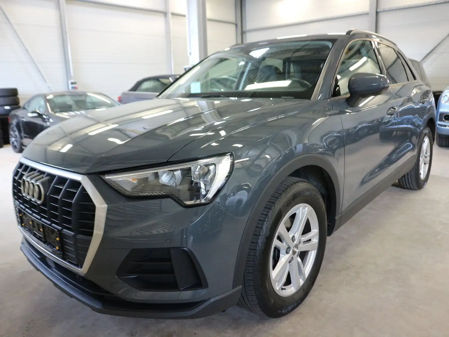 Audi Q3 35 TDI S-tronic AHK Navi LED Virtual Cockpit Grau - 1