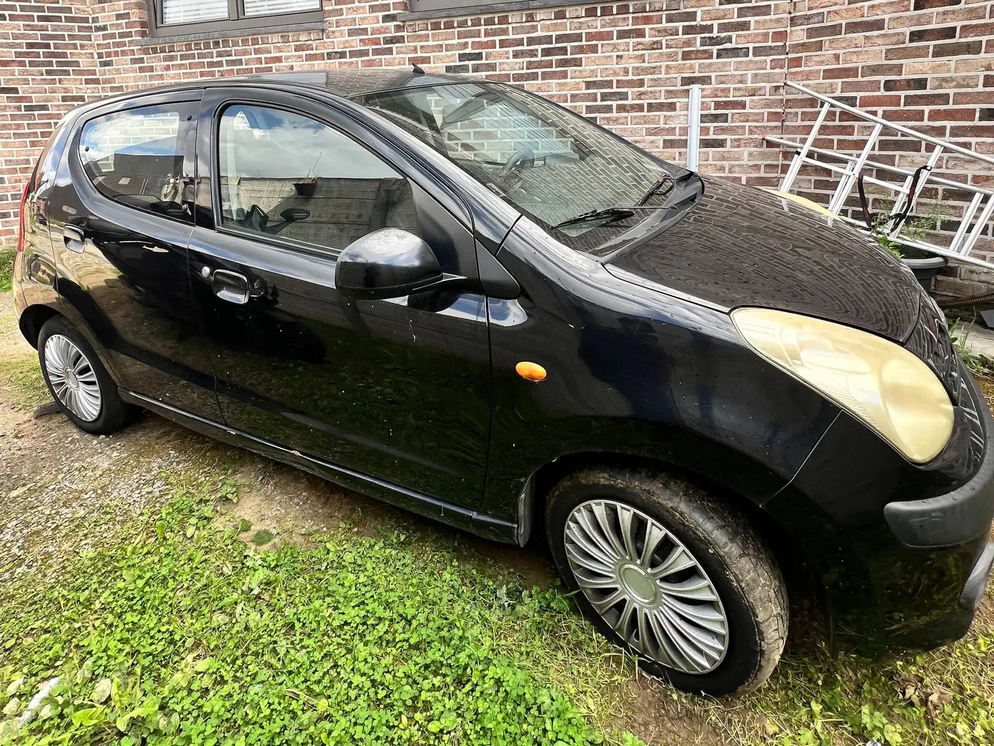 Nissan Pixo Negro - 2