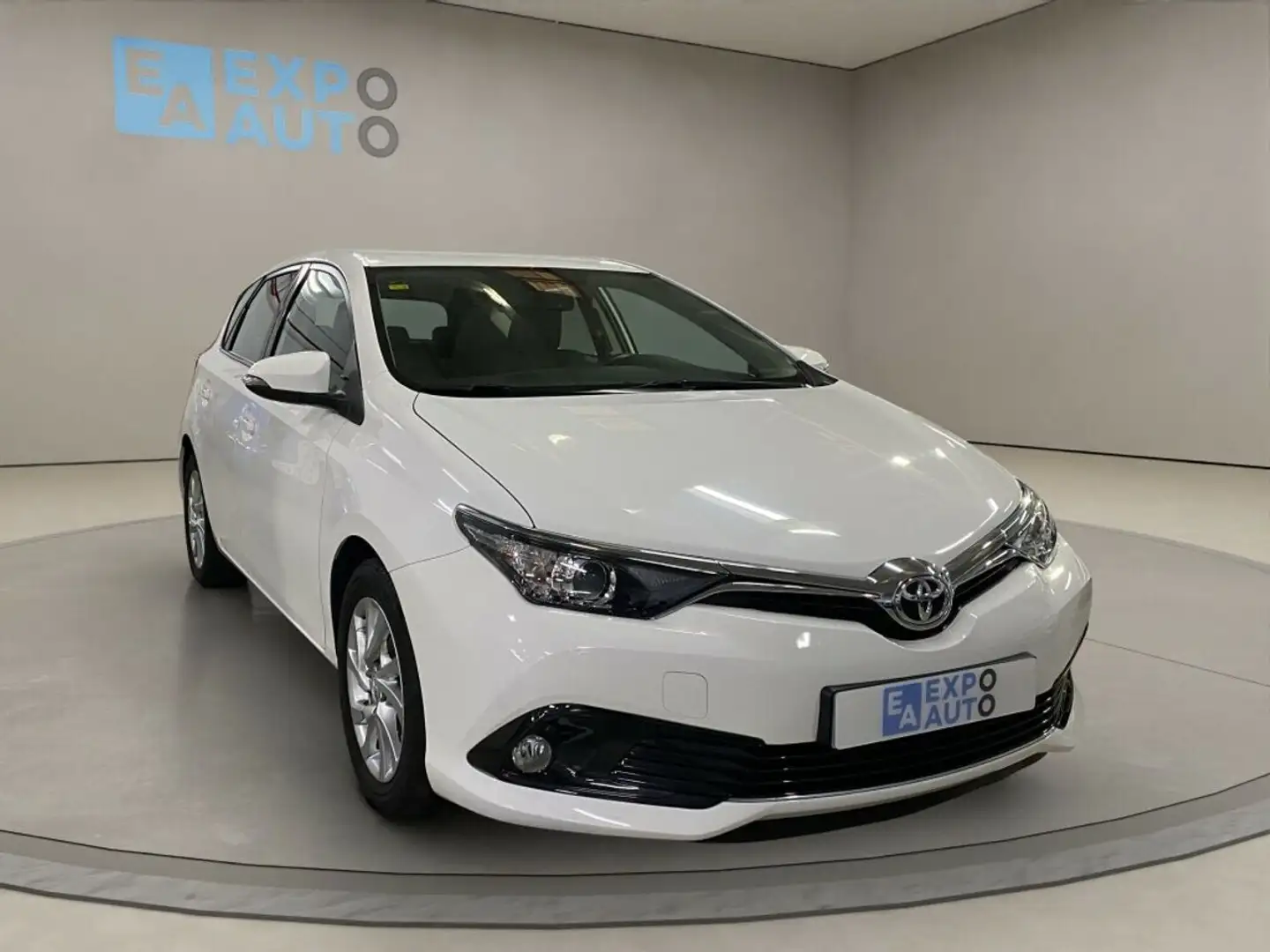 Toyota Auris 120T Active Wit - 1