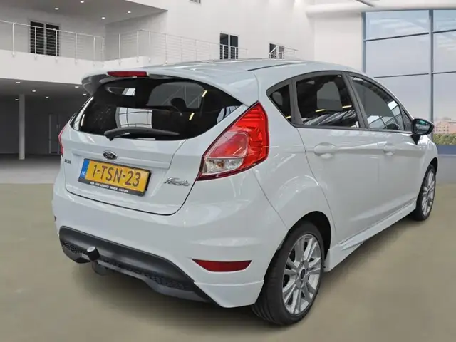 Ford Fiesta view 3