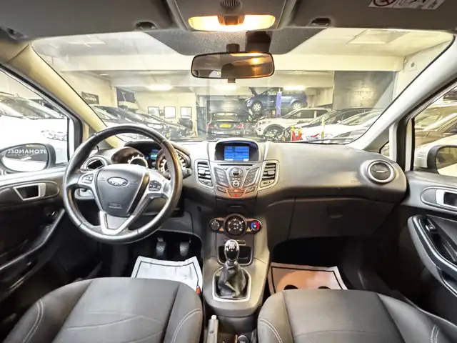 Ford Fiesta view 3