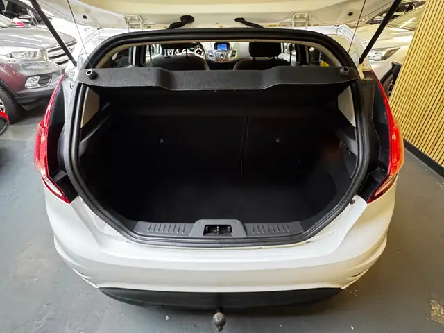 Ford Fiesta view 14