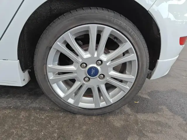 Ford Fiesta view 9
