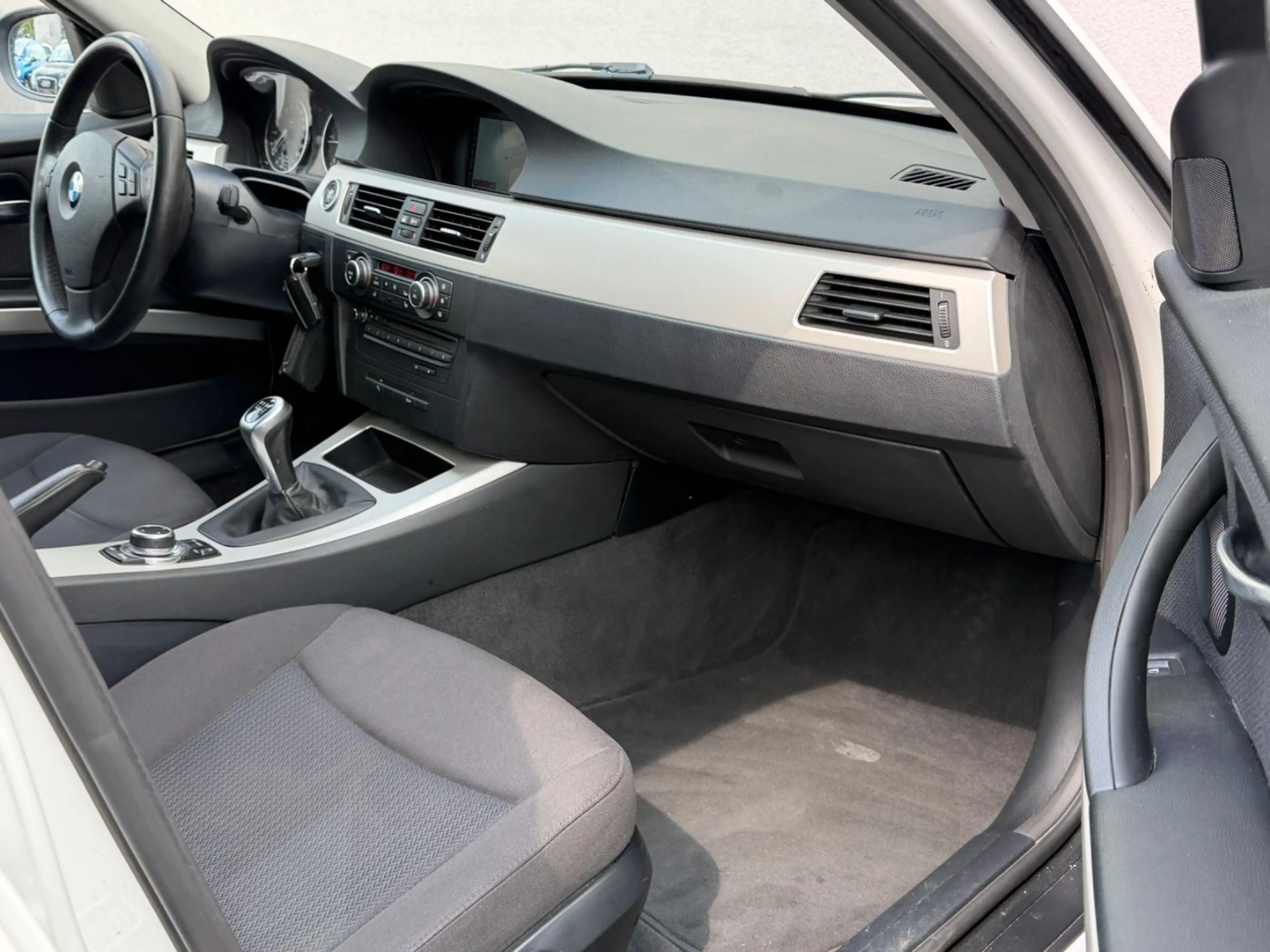 BMW 318 d Touring 1.Hand Navi Xenon Euro 5 — photo 13