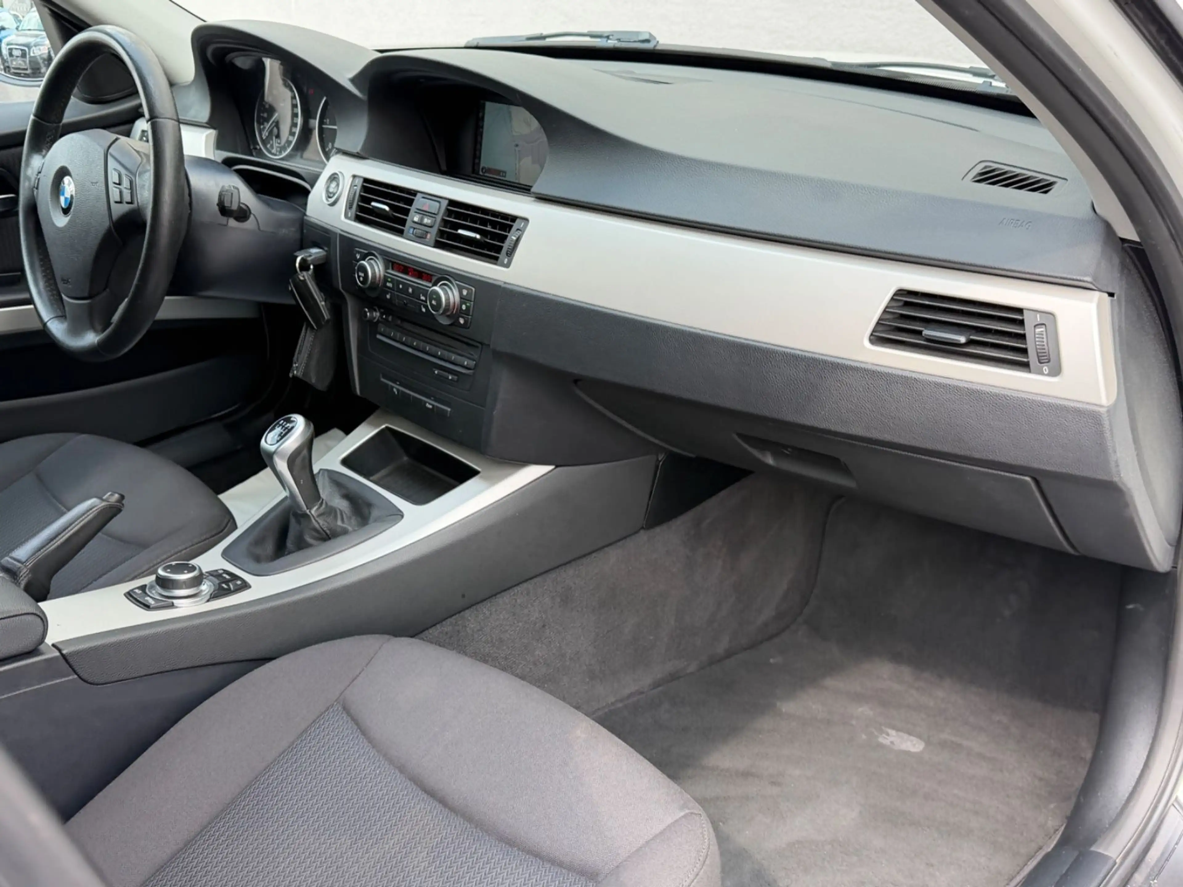 BMW 318 d Touring 1.Hand Navi Xenon Euro 5 — photo 12