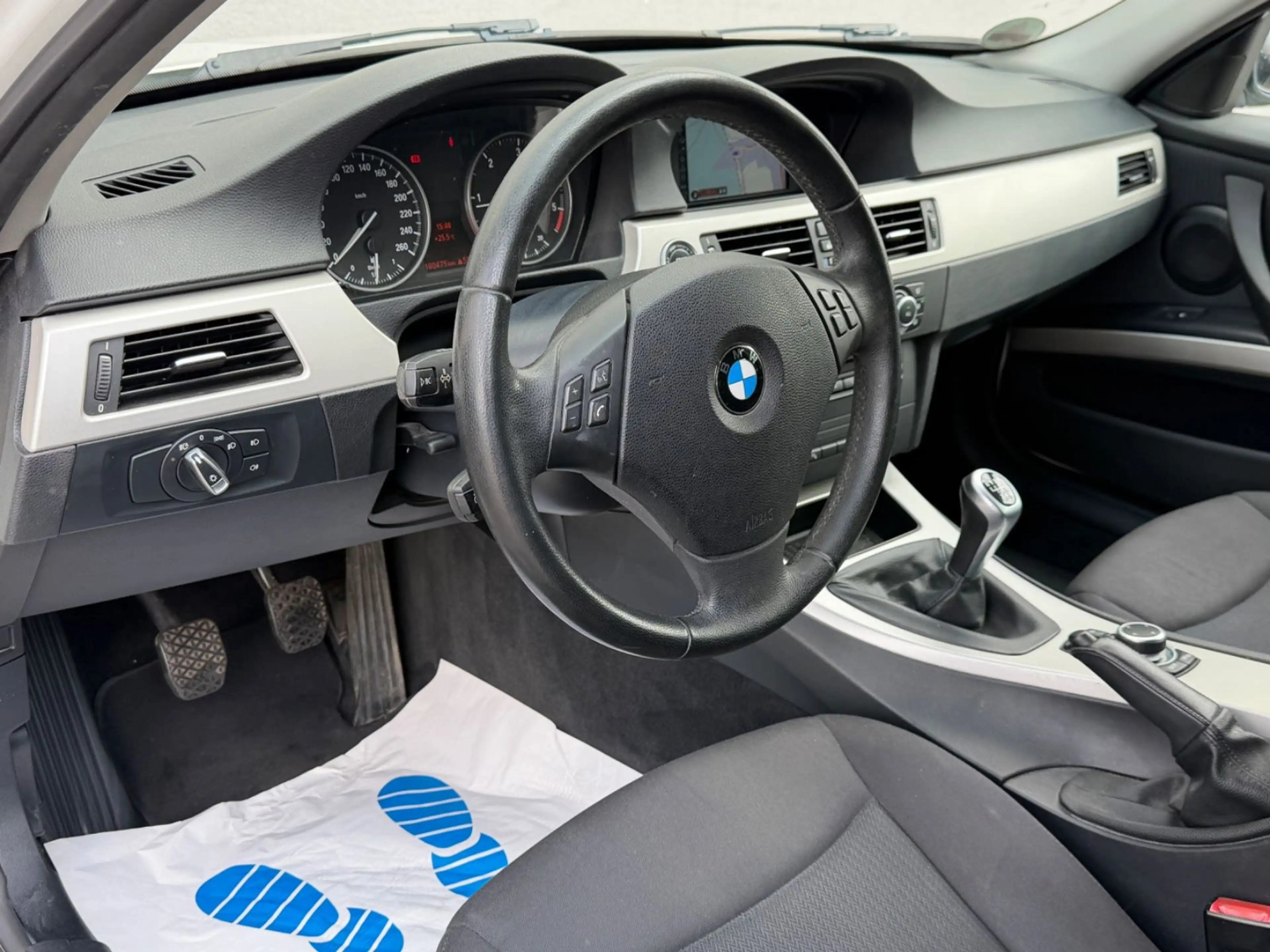 BMW 318 d Touring 1.Hand Navi Xenon Euro 5 — photo 9