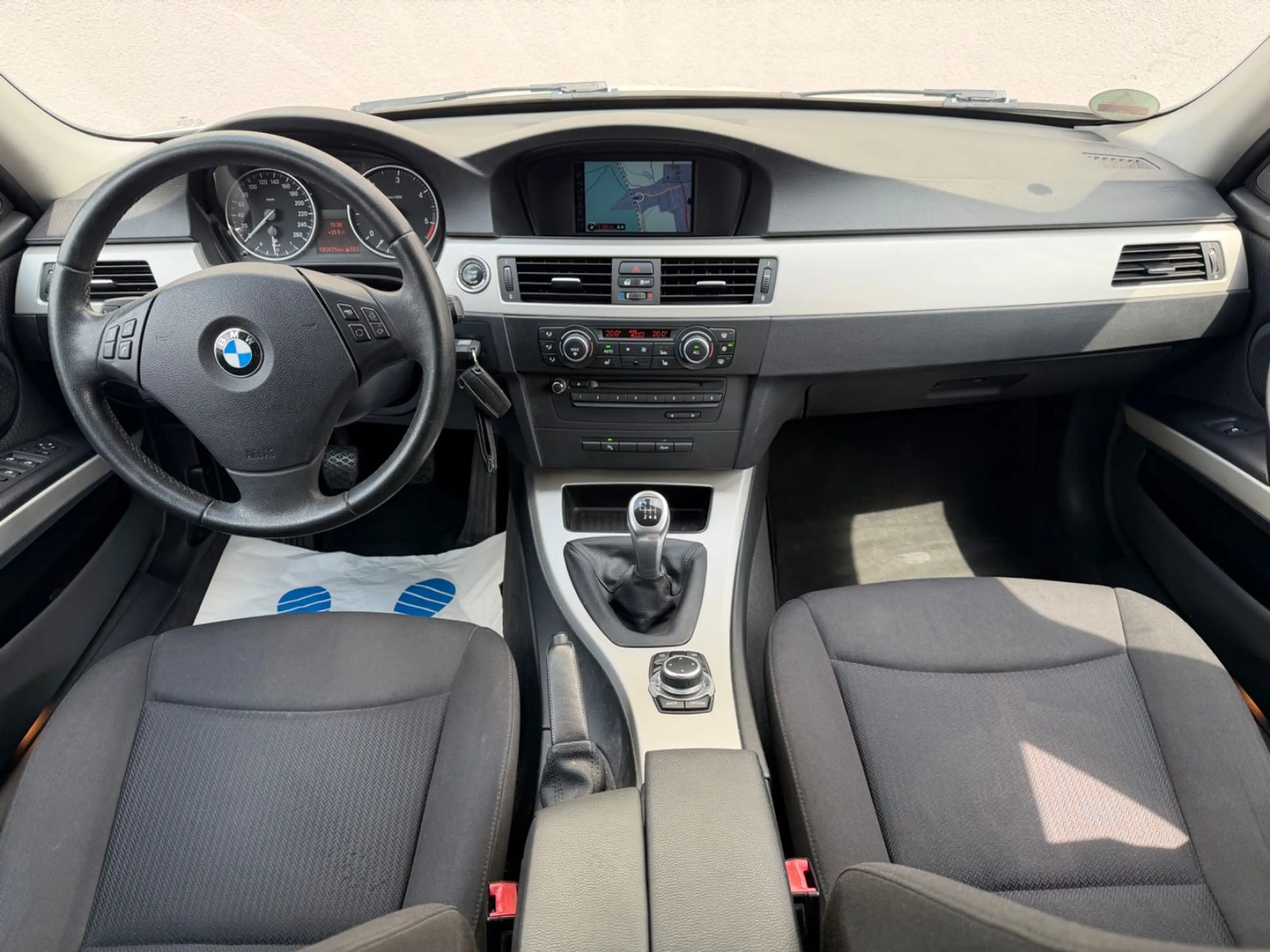 BMW 318 d Touring 1.Hand Navi Xenon Euro 5 — photo 11