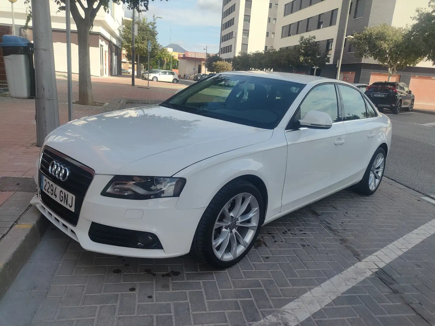 Audi A4 Avant 2.0TDI DPF 143 - 1