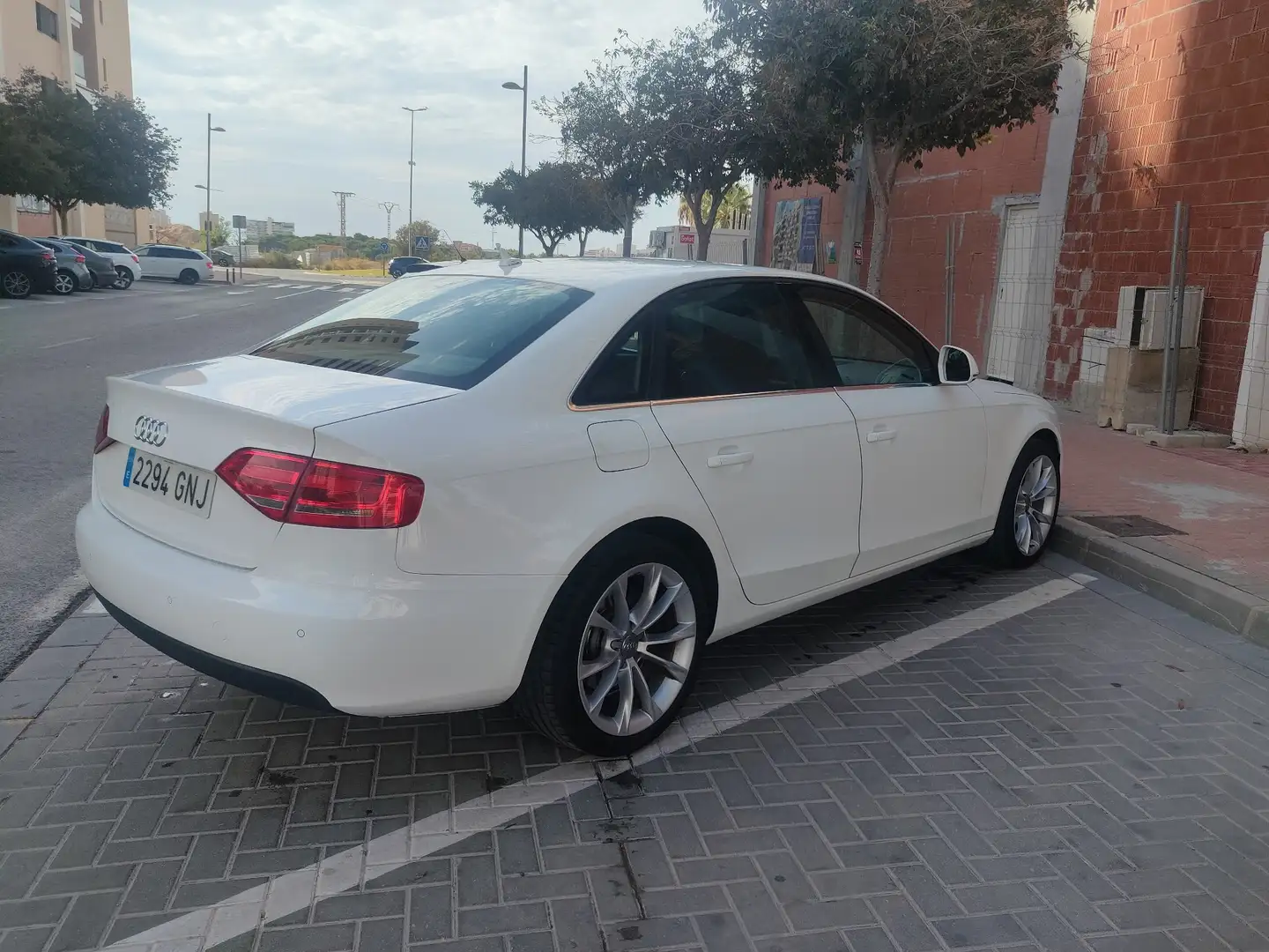 Audi A4 Avant 2.0TDI DPF 143 - 2