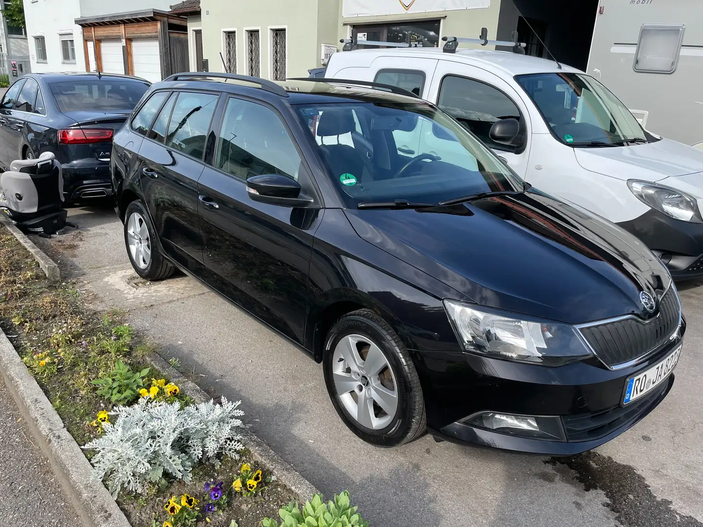 Skoda Fabia Fabia Combi 1.0 TSI Active Schwarz - 1