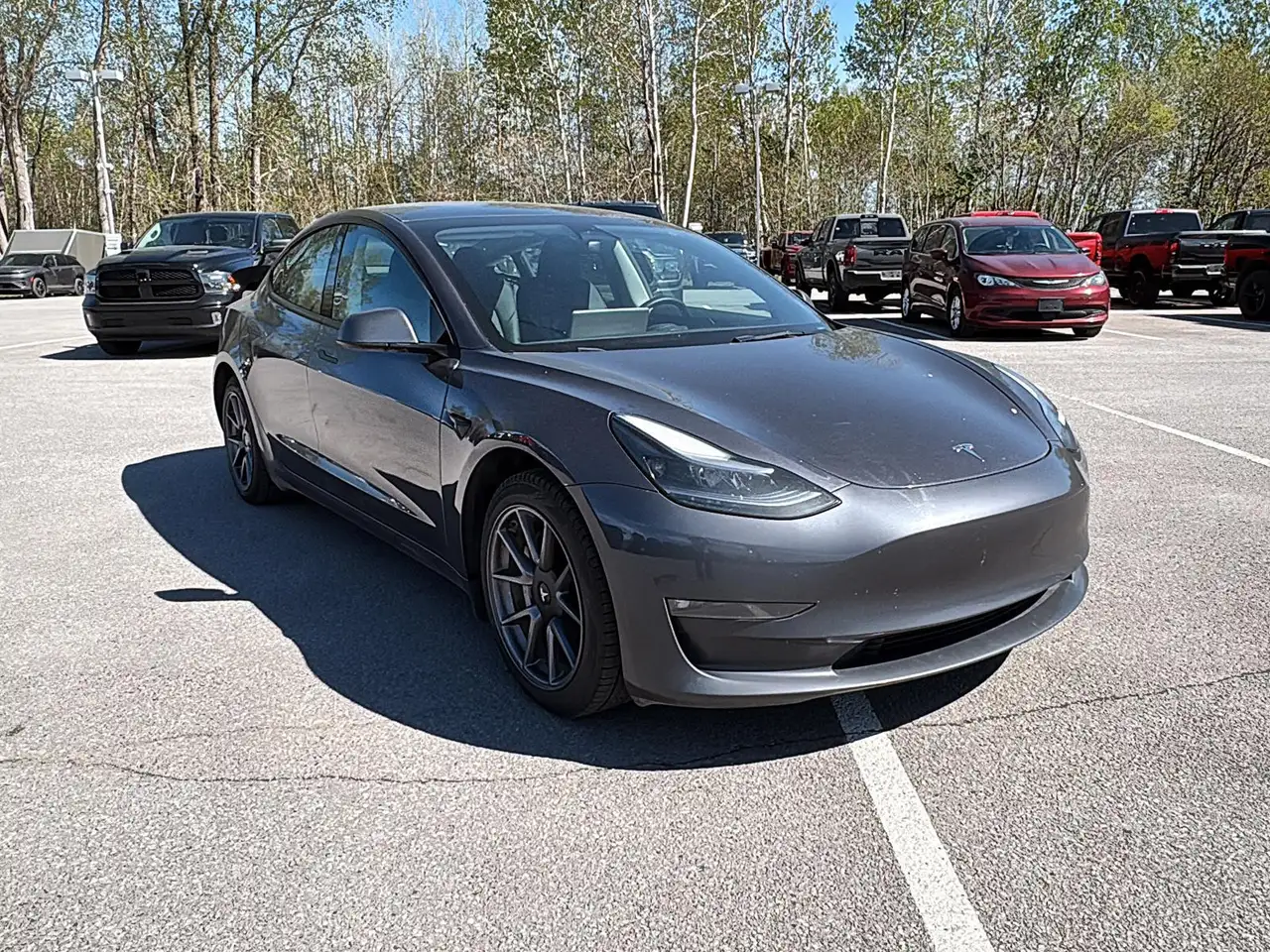Tesla Model 3 снимка Tesla Model 3