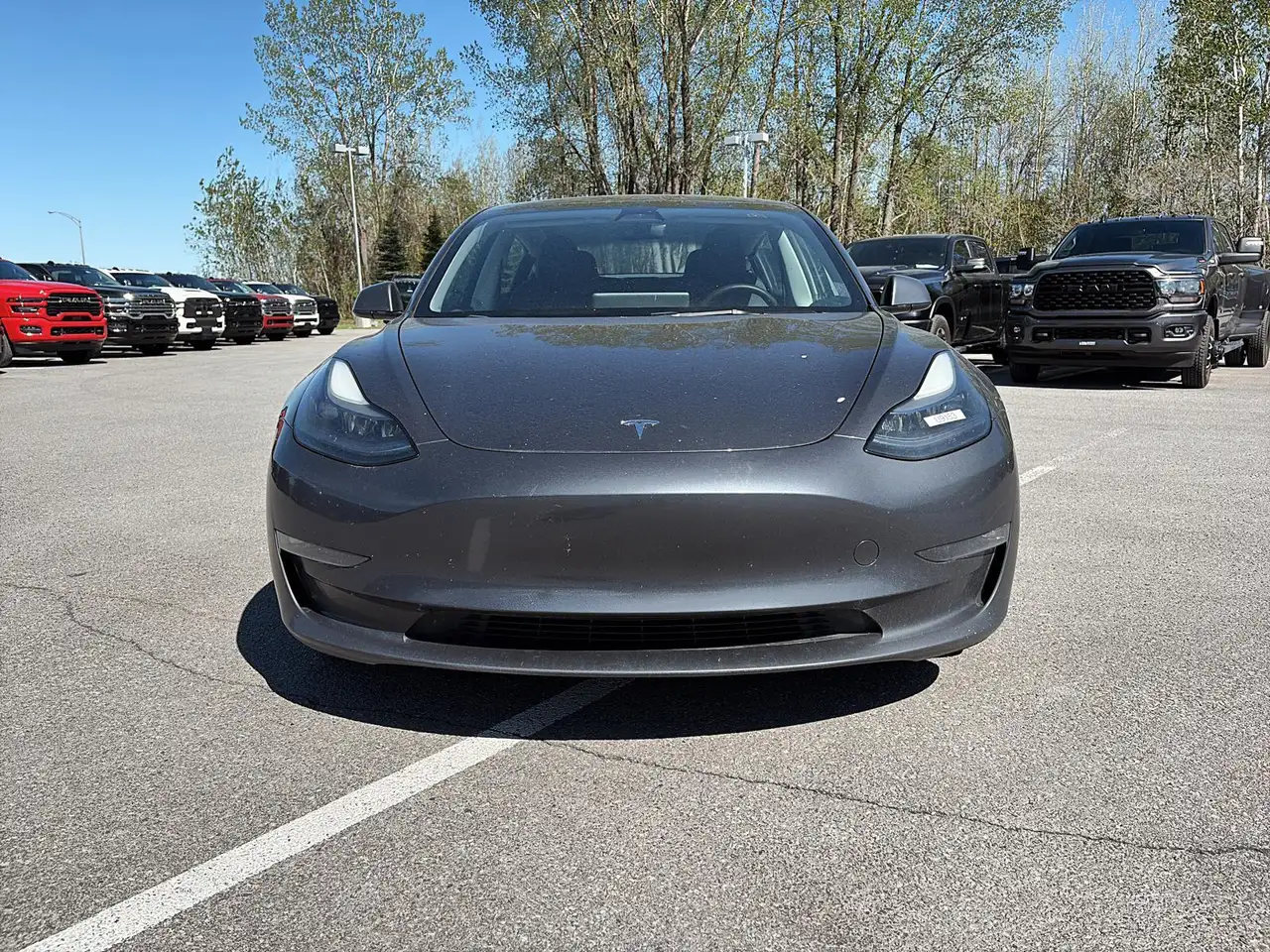 Tesla Model 3 снимка Tesla Model 3