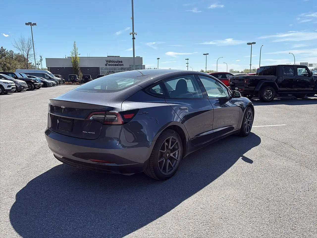 Tesla Model 3 снимка Tesla Model 3