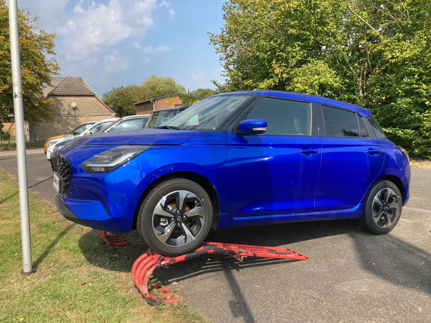 Suzuki Swift 1.2 Hybrid CVT Comfort+ Blauw - 1