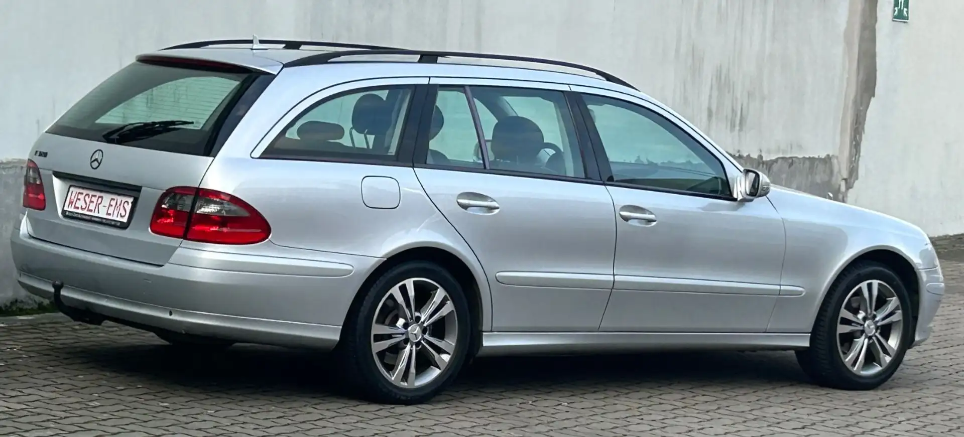 Mercedes-Benz E 220 T CDI Automatik GPS Klima eFH R/CD Alu AHK Silber - 2