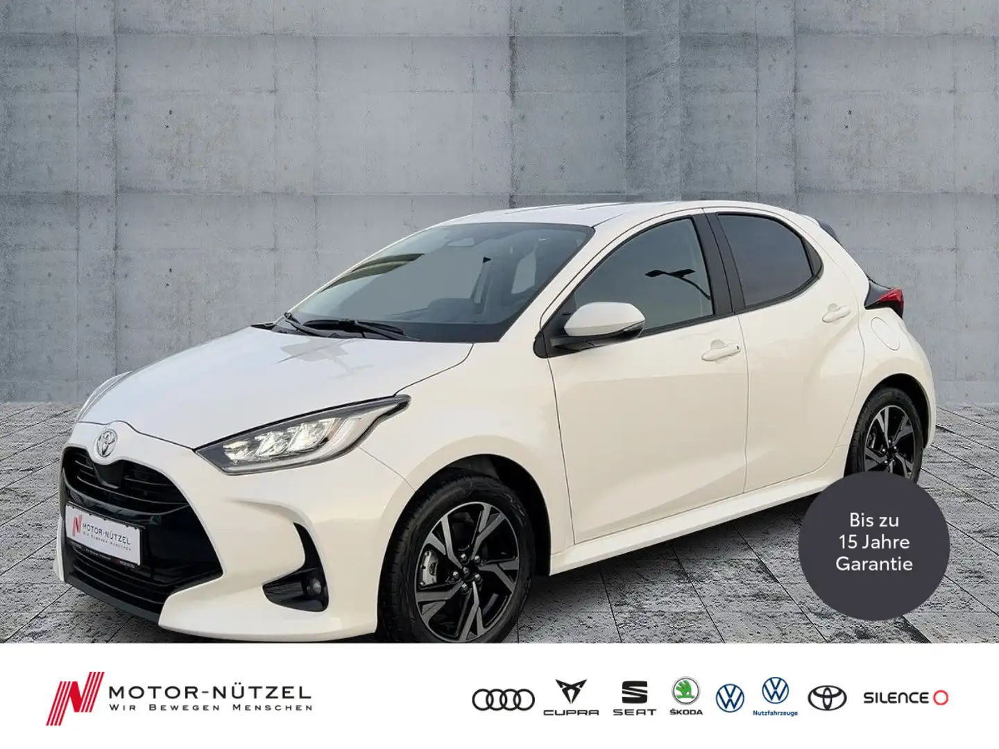 Toyota Yaris 1.5 Hybrid TEAMPLAYER LED+ACC+APP+SHZ+RFK Blanc - 1