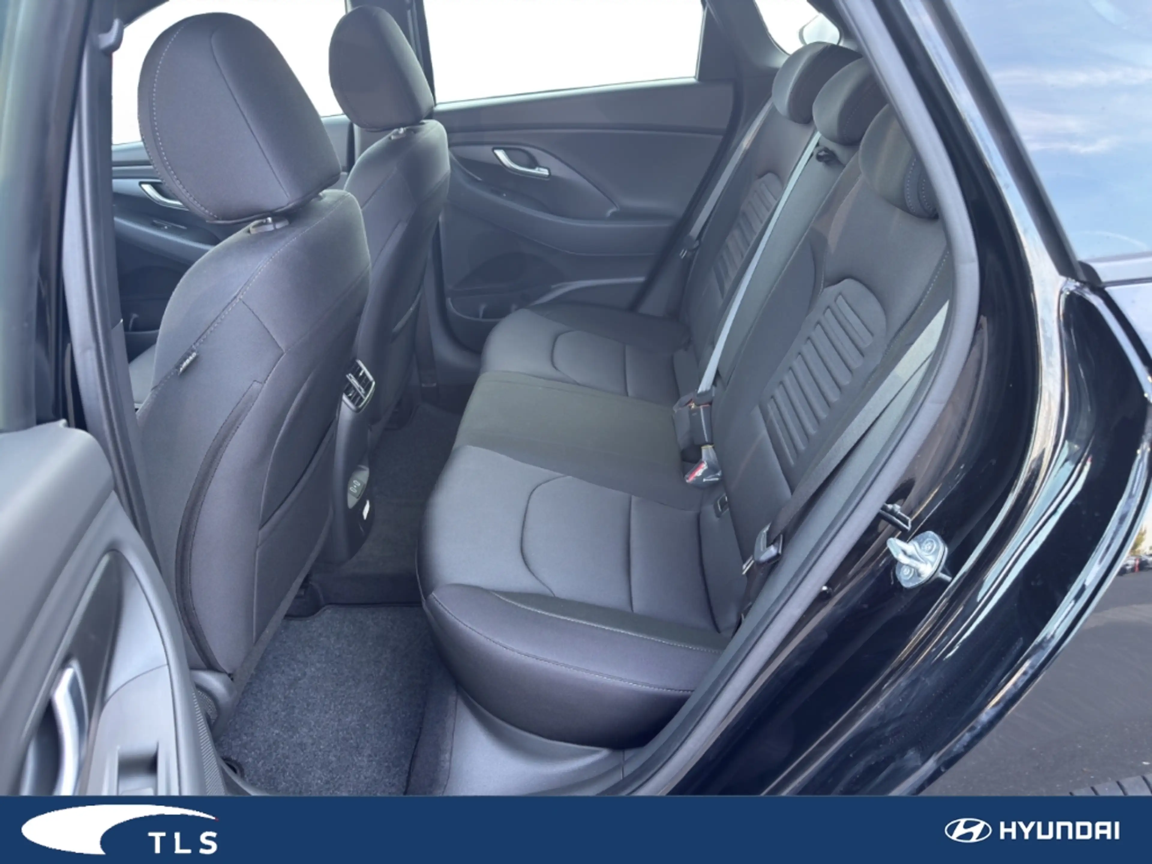 Hyundai i30 Advantage Mild-Hybrid Navi Digitales Cockpit LED A — photo 15
