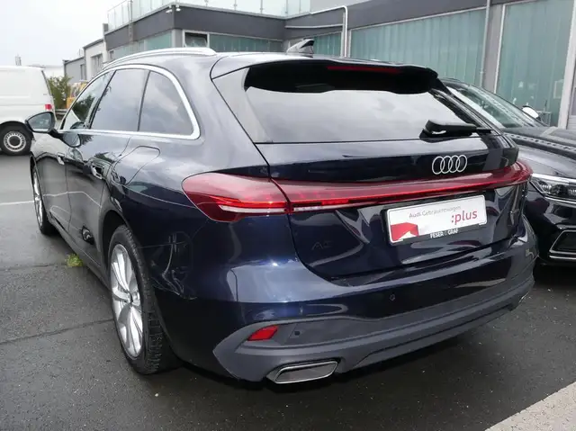 Audi A5 view 4