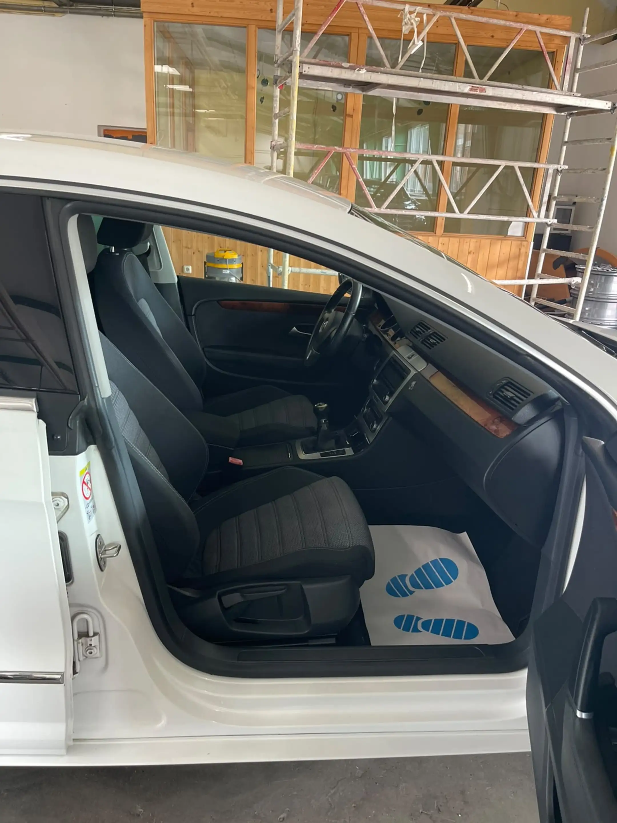 Volkswagen Passat CC Passat CC 2.0 TSI*BI-XEN*SPORTPAK*2.HND*TÜV28*18ZOLL — photo 13