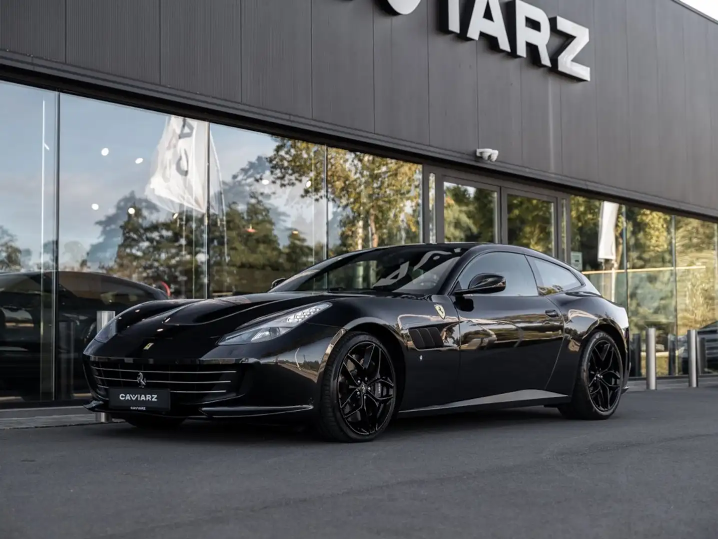 Ferrari GTC4 Lusso T  'ATELIER FERRARI'-CAR / FULL CARBON IN & OUT Noir - 1