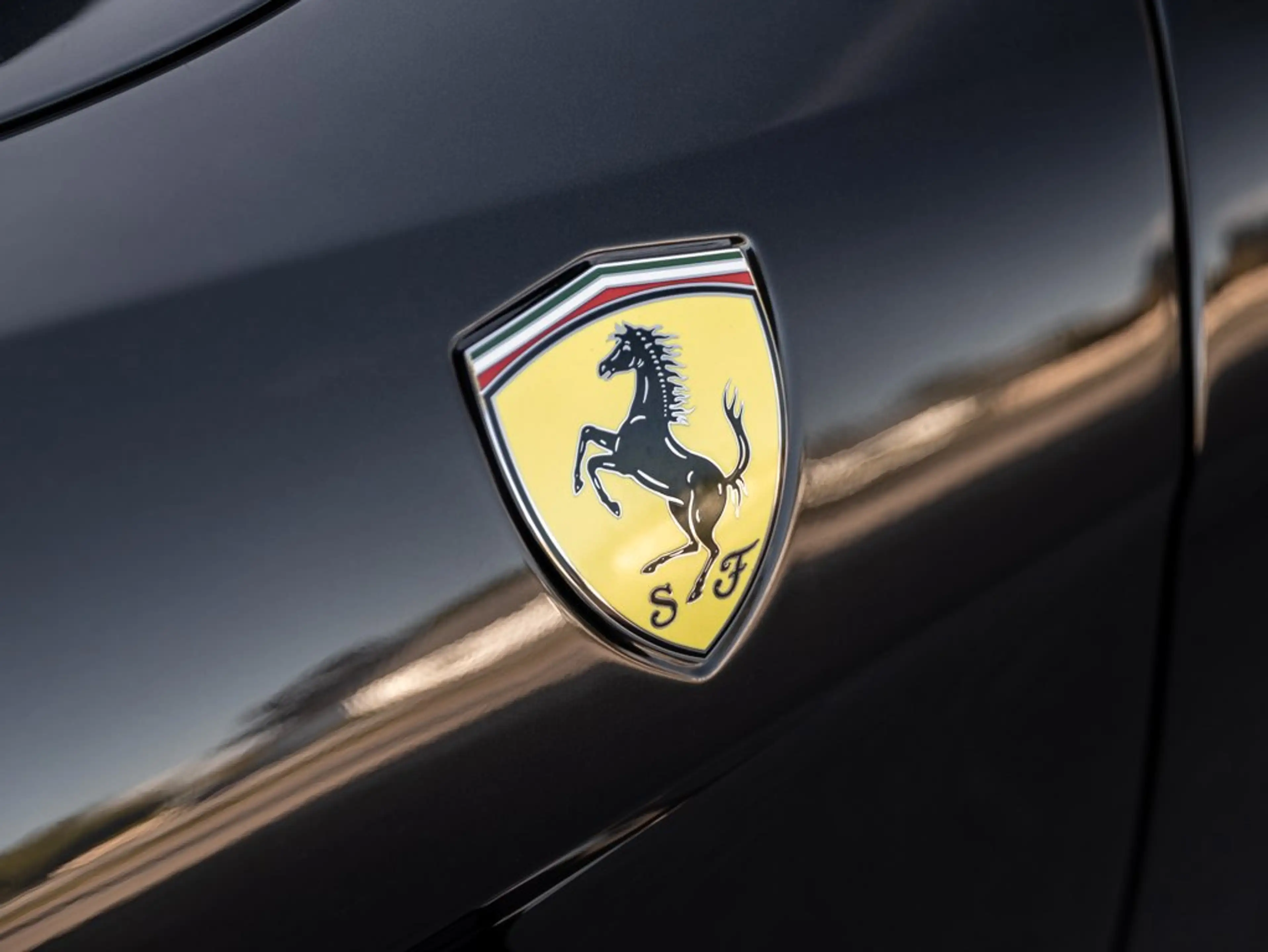 Ferrari GTC4 Lusso T  'ATELIER FERRARI'-CAR / FULL CARBON IN & OUT — photo 12
