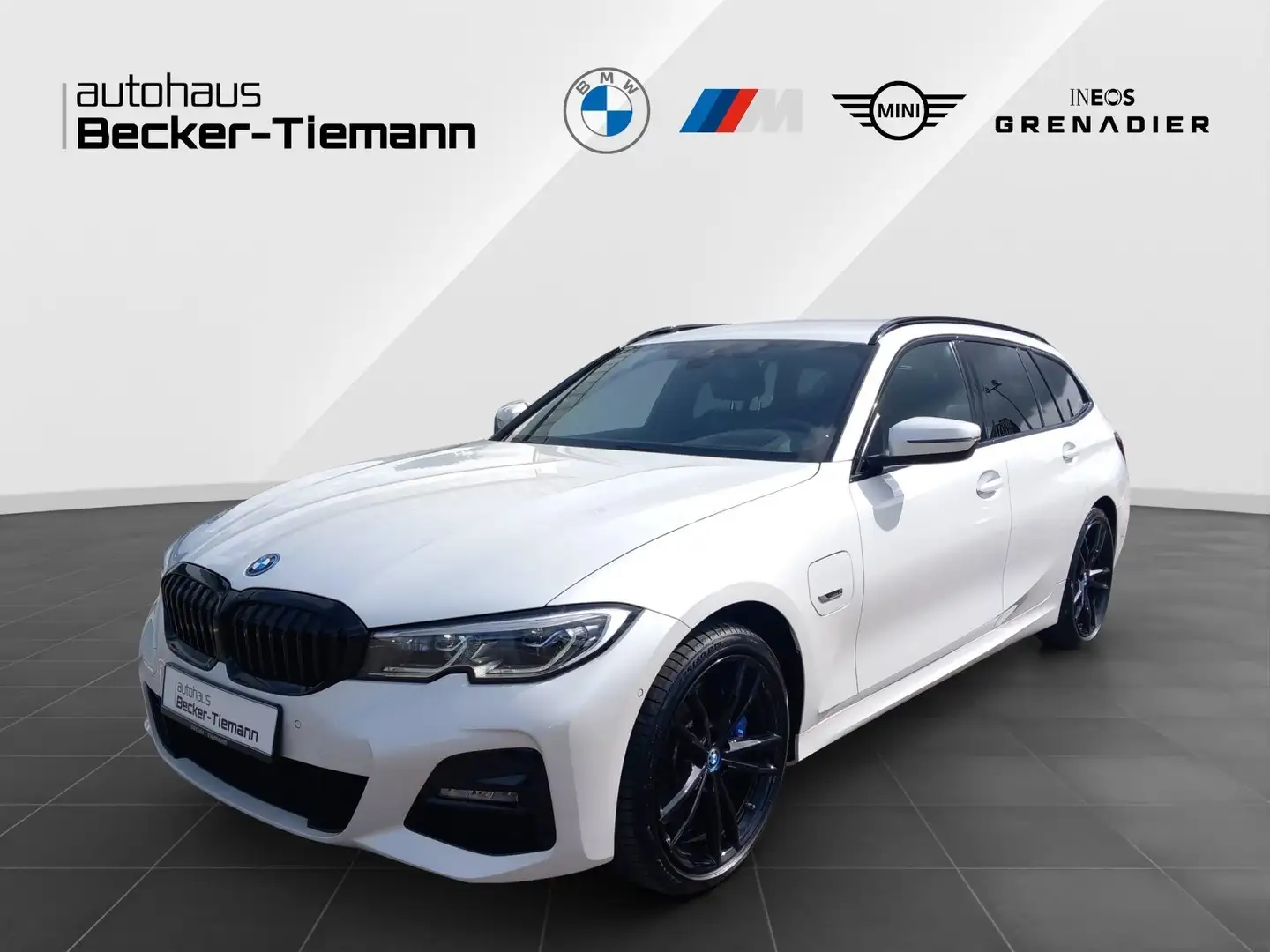 BMW 330 e Touring Live Cockpit Prof. | M Sport | HUD Blanc - 1