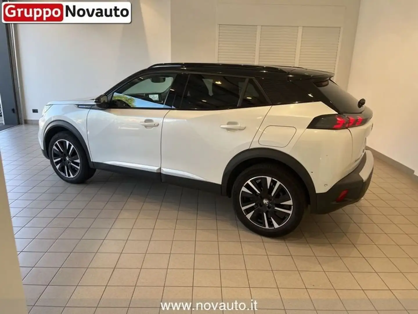 Peugeot 2008 PureTech 155 EAT8 S&S GT Bianco - 2