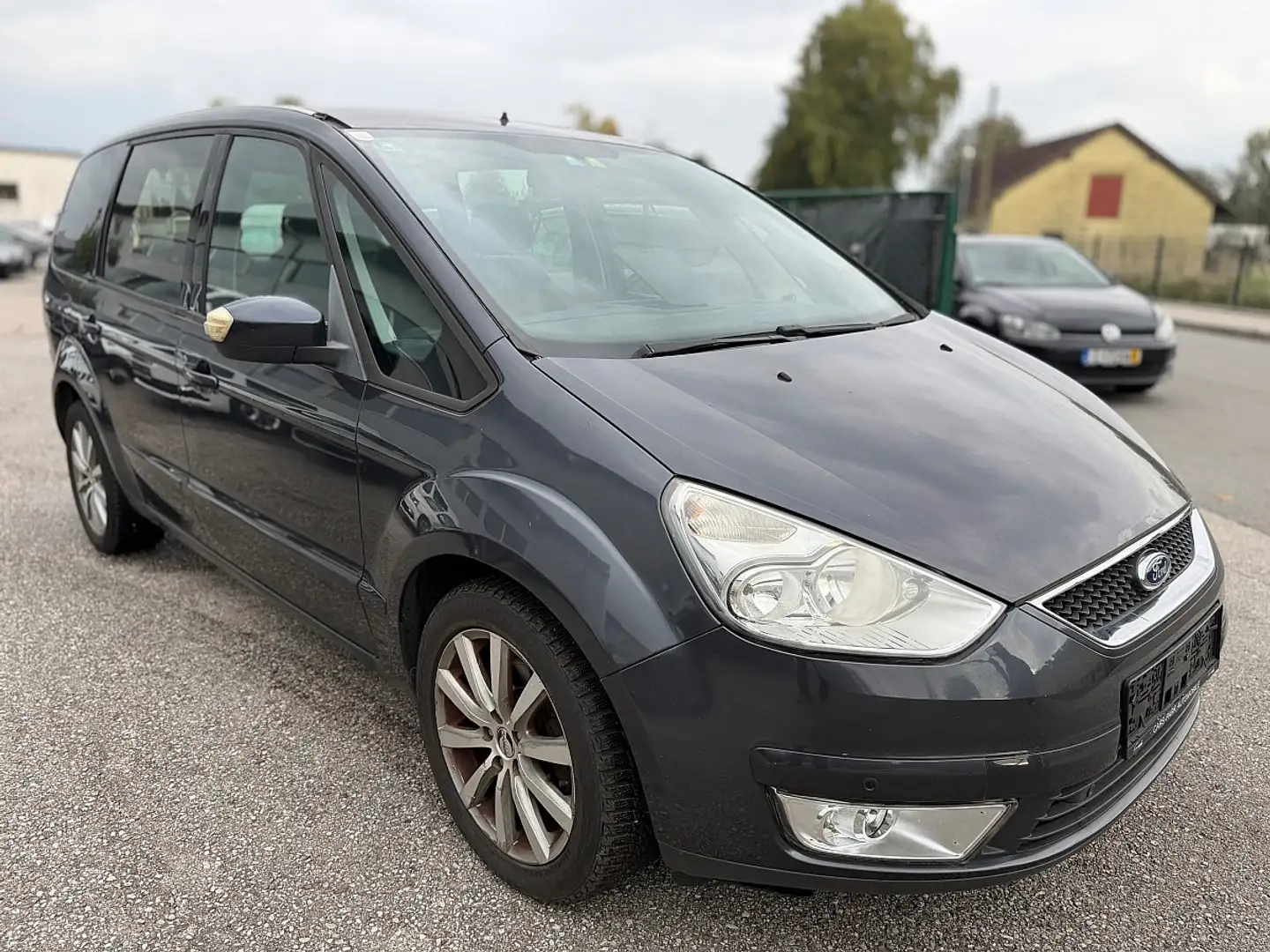 Ford Galaxy 2,0 TDCi DPF Grau - 2