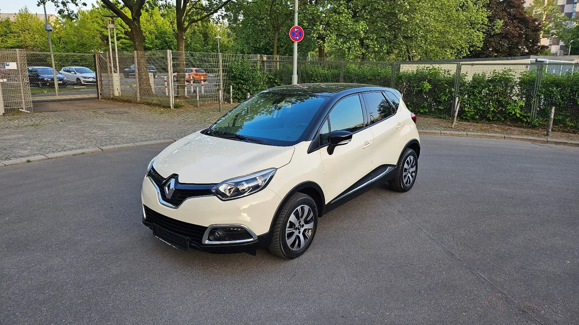 Renault Captur TCe 120 Intens Aut. Leder Navi Kamera AHK Beige - 1