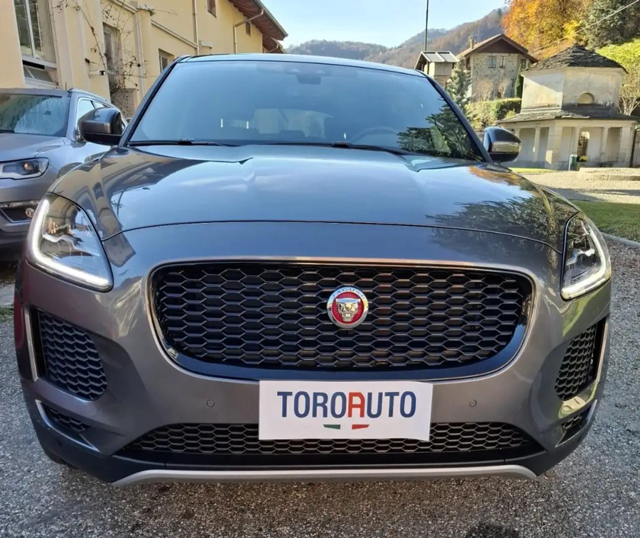Jaguar E-Pace 2.0 AWD aut. R-Dynamic S UNICO PROPRIETARIO Grigio - 2