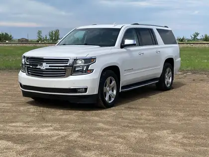 White 2019 Chevrolet Suburban 1500 Premier 4WD SUV / Crossover Four-Wheel Drive 6-Speed Automatic