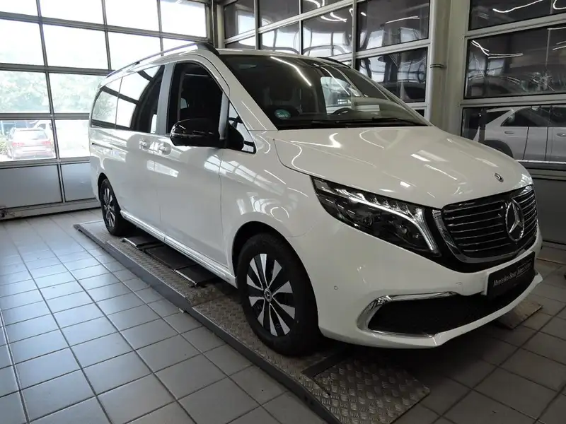 MERCEDES-BENZ Eqv