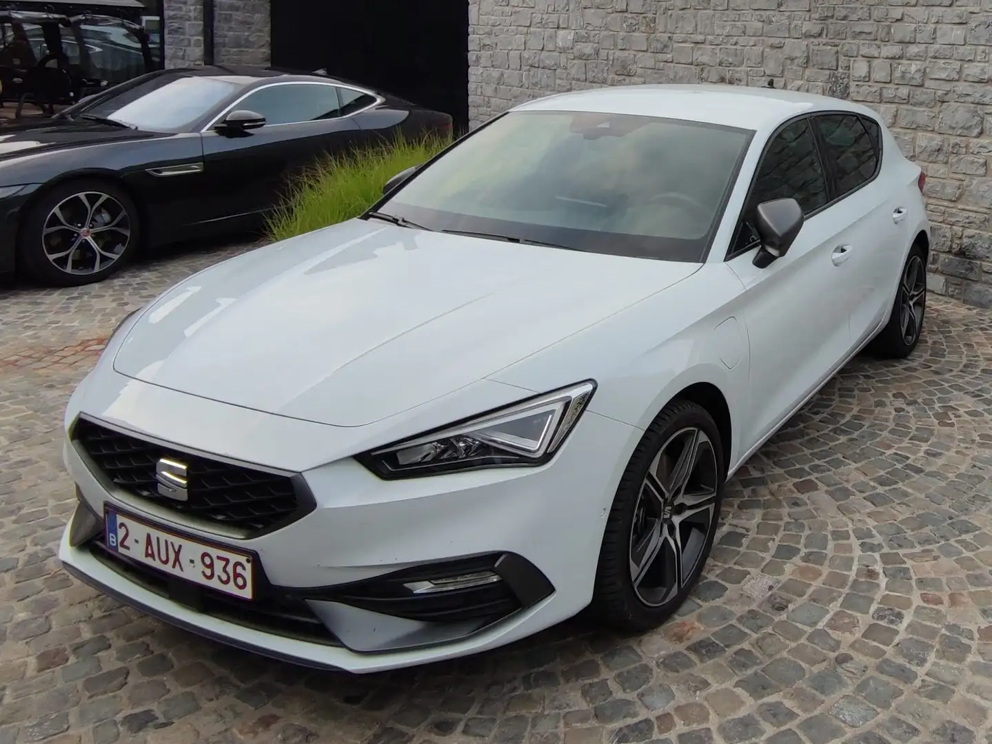 SEAT Leon e-Hybrid Leon e-Hybrid 1.4 FR DSG (150 kW) Белый - 2