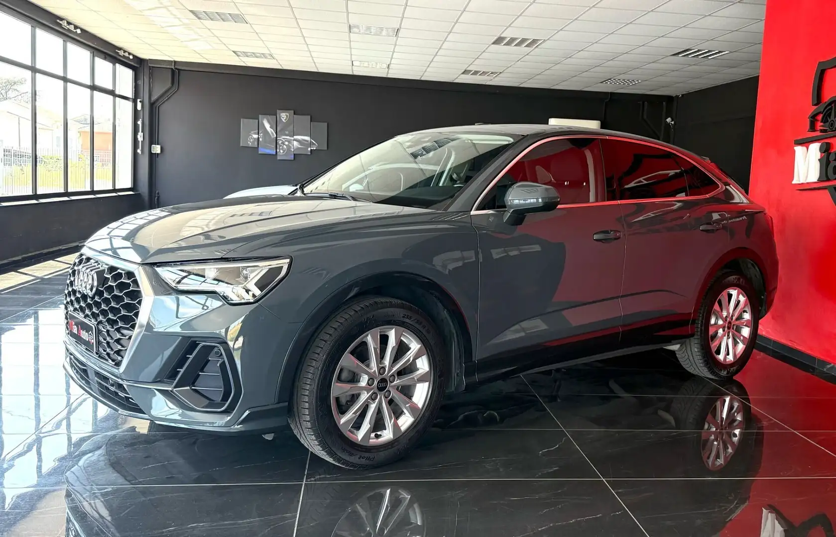 Audi Q3 Sportback 35 2.0 TDI S tronic Business Plus Gris - 1