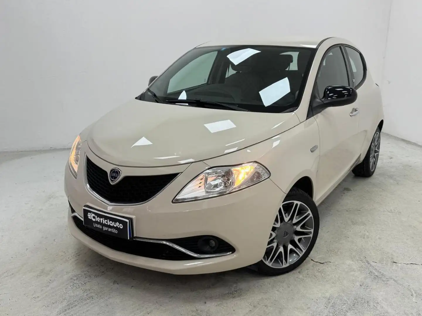 Lancia Ypsilon 1.2 69 CV 5 porte Gold Beige - 1