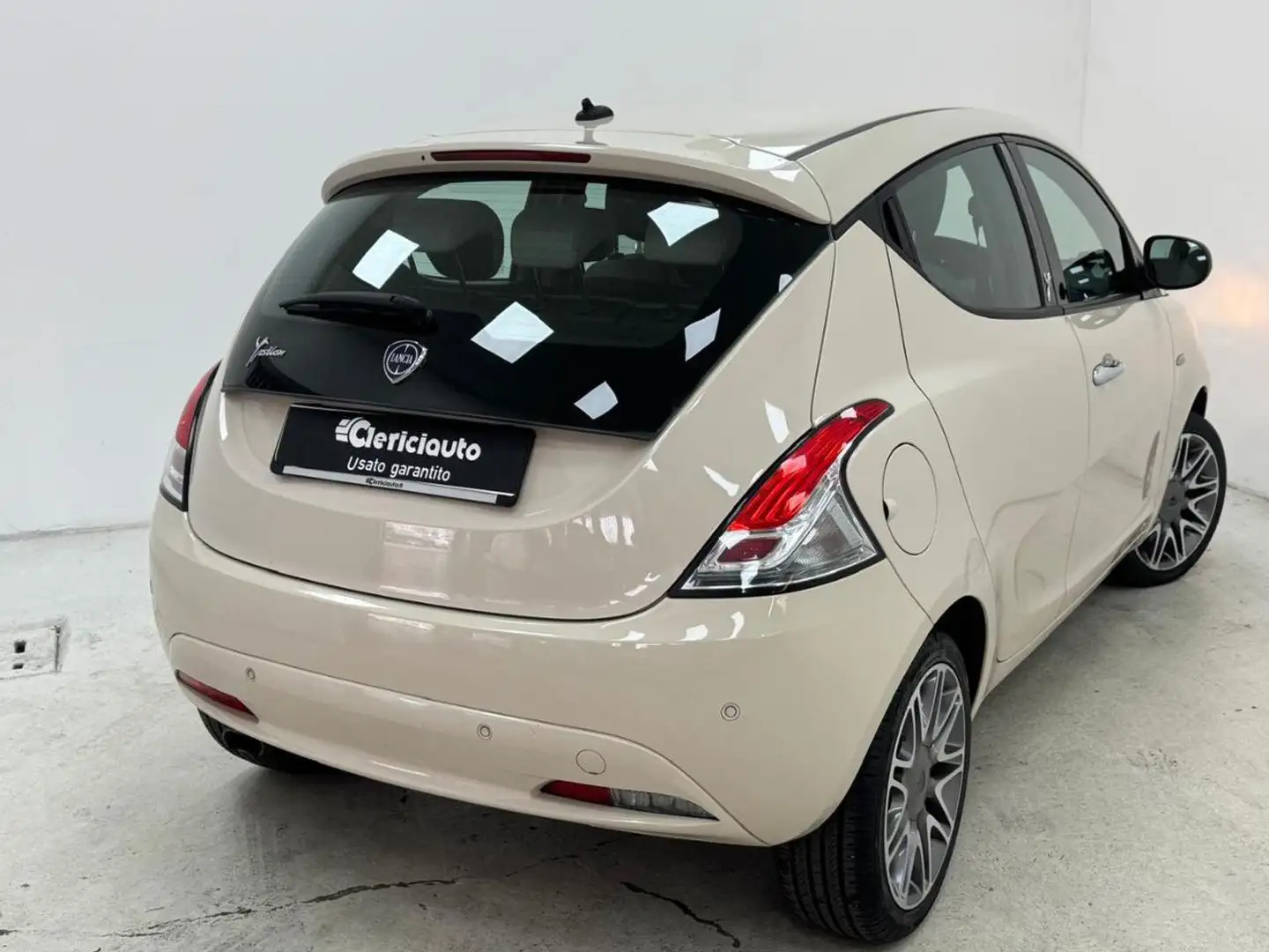 Lancia Ypsilon 1.2 69 CV 5 porte Gold Beige - 2